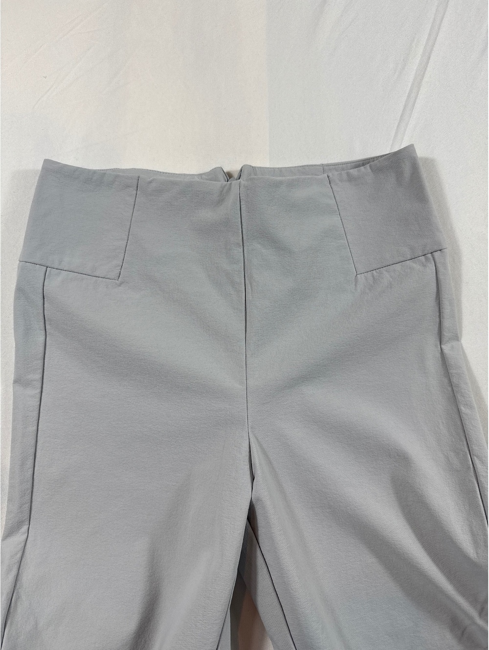 Women’s Athleta Gray Capri Pants Size 8 - Picture 4 of 10